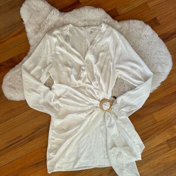WAYF Attina Satin White Wrap Dress Size Small - Picture 3 of 8